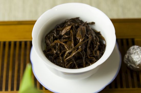 干吃茶葉致癌嗎，長(zhǎng)期吃干茶葉的危害