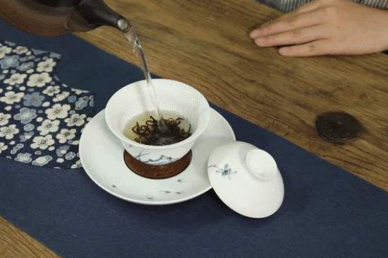 各類茶的注水方式，不同的茶泡茶時怎么注水