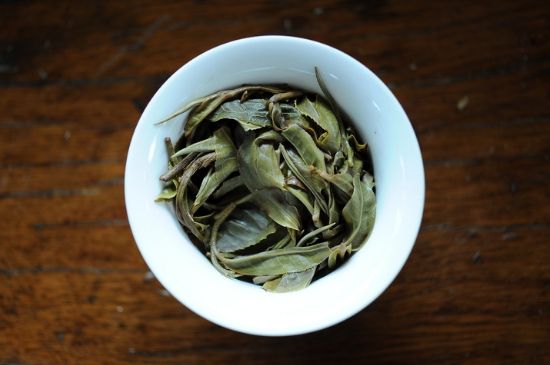 干吃茶葉致癌嗎，長(zhǎng)期吃干茶葉的危害