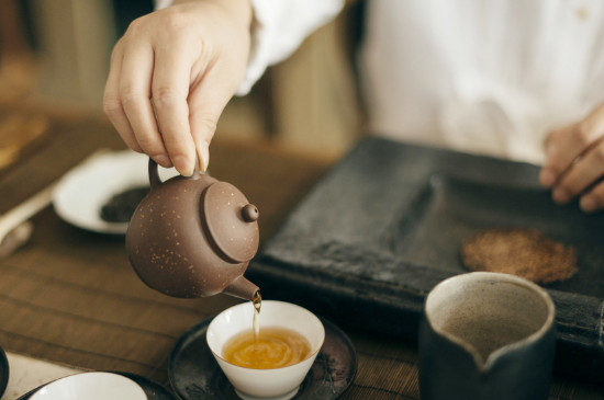 女人喝茶要行扣茶禮嗎，叩茶禮女士能用嗎？