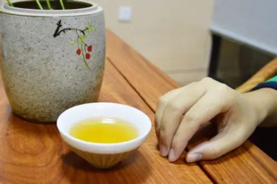 女人喝茶要行扣茶禮嗎，叩茶禮女士能用嗎？