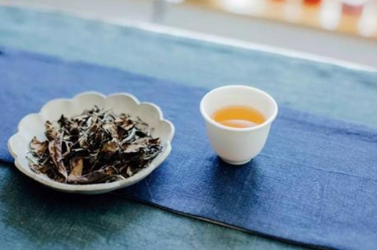 福鼎白茶能長時間悶泡嗎，老白茶可以悶著喝嗎？