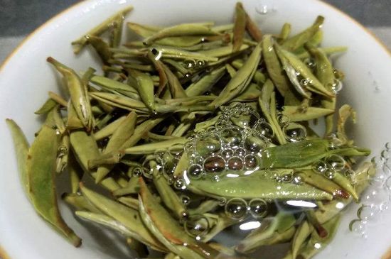 老茶和新茶哪個好，老茶好喝還是新茶好喝