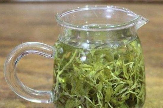 怎樣辨別莓茶發(fā)霉了，莓茶發(fā)霉和白霜的區(qū)別