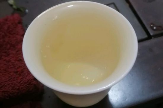 春茶上市白茶的好壞怎么區(qū)分，春白茶怎么分辨好不好？