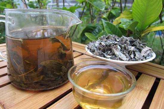 怎樣辨別莓茶發(fā)霉了，莓茶發(fā)霉和白霜的區(qū)別