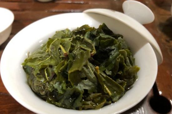 香精茶喝多了會怎么樣，茶葉加香精有什么害處？