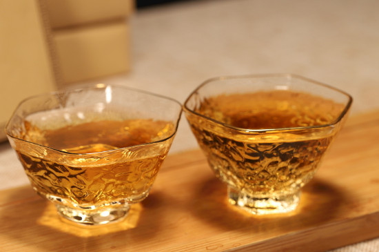 白茶的年份是怎么區(qū)分，如何辨別白茶年份