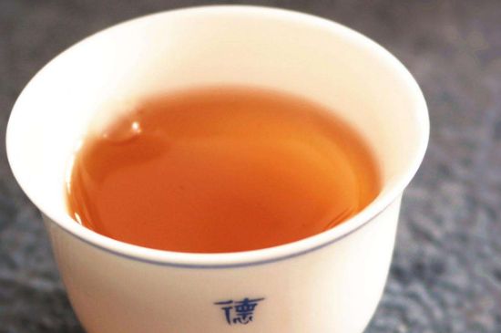 老茶和新茶哪個好，老茶好喝還是新茶好喝