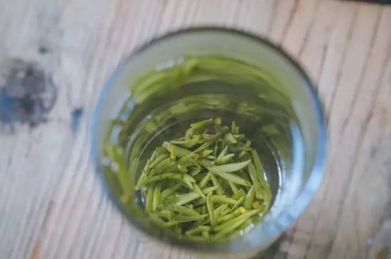 泡好的茶水放冰箱能保存多久，泡好的茶冷藏放多久？