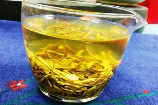 老茶和新茶哪個好，老茶好喝還是新茶好喝