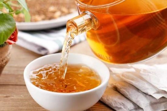 飯店喝的聞起很香的茶，餐館里的蕎麥茶還是大麥茶？