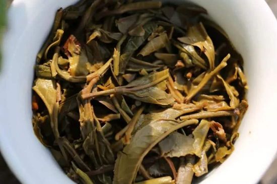 什么茶葉容易放香精，香精茶有什么危害？