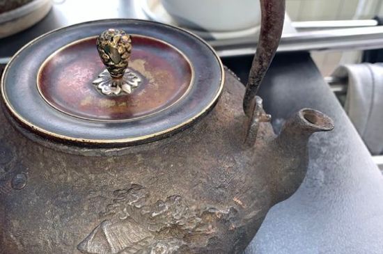 國產(chǎn)鐵壺危害，便宜鐵壺有毒嗎