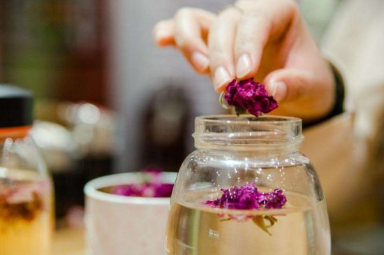 好玫瑰花茶多少錢一斤啊，玫瑰花茶價格多少錢合理？