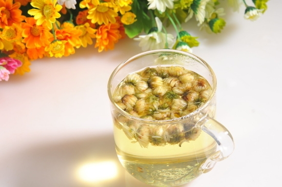 喝菊花茶有什么效果，女人長期喝菊花茶好嗎？