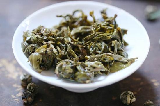 茉莉龍珠泡開后為什么都是梗，茉莉龍珠泡開后什么樣？