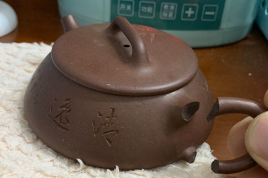 新買(mǎi)的紫砂壺為什么會(huì)裂，真的紫砂壺是不是很容易開(kāi)裂？