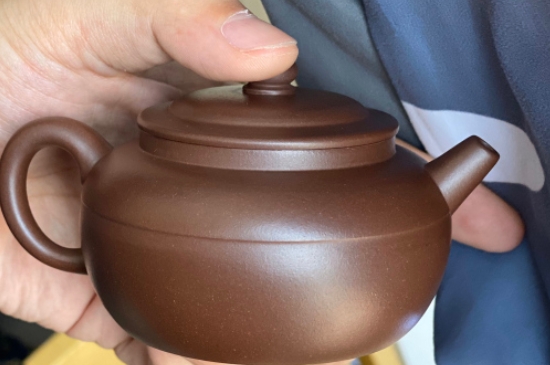 新買(mǎi)的紫砂壺為什么會(huì)裂，真的紫砂壺是不是很容易開(kāi)裂？