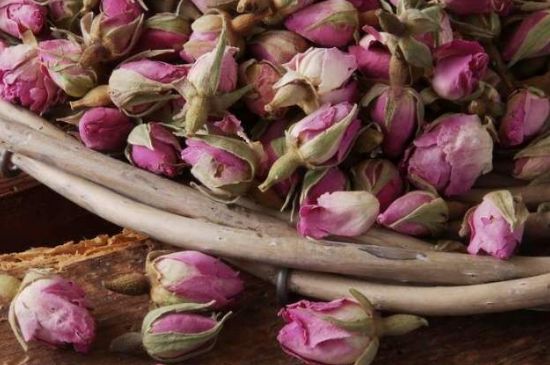 玫瑰花茶是應(yīng)該煮還是蒸，玫瑰花茶是不是煮一下效果更好？