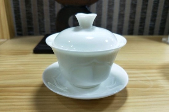 常見的七大材質(zhì)的茶具優(yōu)缺點，用什么材質(zhì)的茶具泡茶最好？