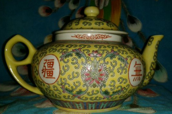 瓷壺適合泡什么茶，瓷器茶具喝什么茶好