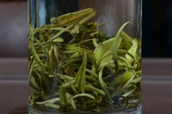 茉莉龍珠什么季節(jié)喝，夏天適合喝茉莉龍珠茶