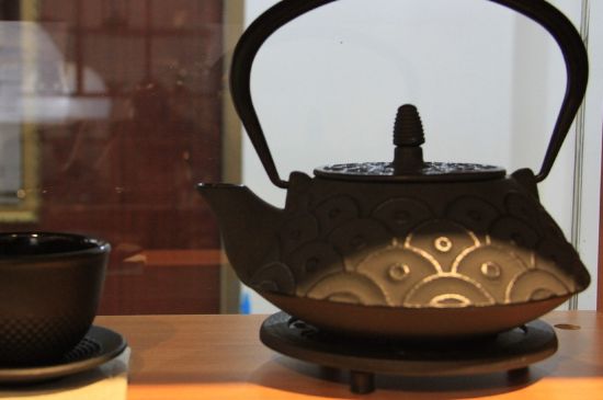 鐵壺生銹燒的水有害嗎，鐵壺內(nèi)壁生銹怎么辦