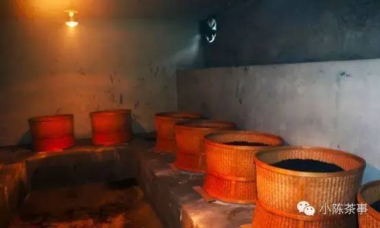 怎樣炭焙巖茶？揭秘武夷巖茶的炭焙技藝