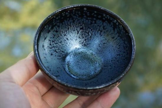 怎么鑒別建盞化學(xué)釉，真假建盞的對(duì)比與辨別