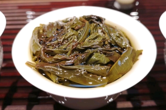 長(zhǎng)期喝巖茶會(huì)上火嗎？巖茶這樣喝了容易上火！