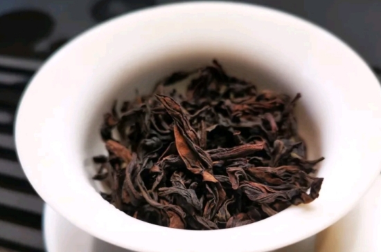 長(zhǎng)期喝巖茶會(huì)上火嗎？巖茶這樣喝了容易上火！