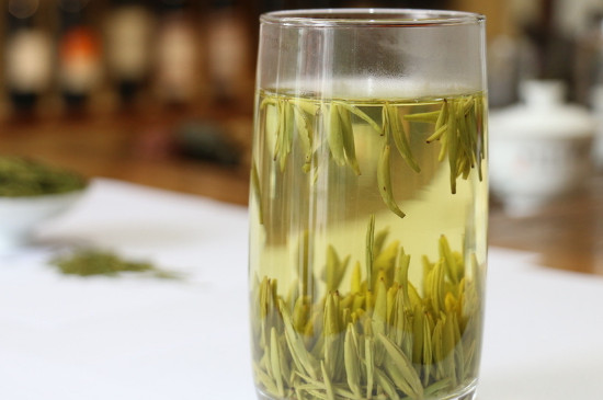 竹葉青茶泡不立起來怎么回事，竹葉青茶怎么泡立起來