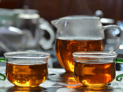 紅茶和綠茶的區(qū)別，常喝紅茶好還是綠茶好？