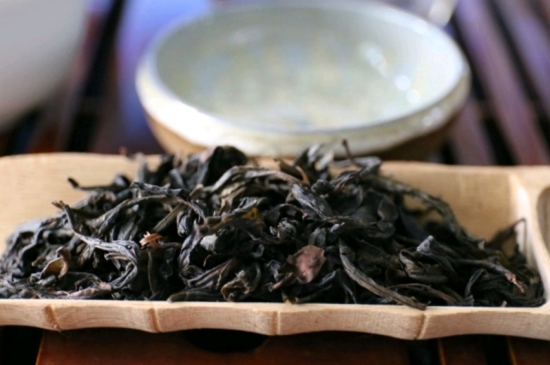 長(zhǎng)期喝巖茶會(huì)上火嗎？巖茶這樣喝了容易上火！