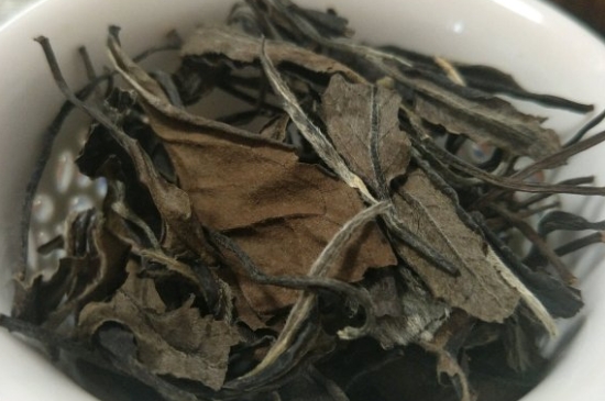 福鼎白茶貢眉和壽眉的區(qū)別，壽眉與貢眉有什么區(qū)別