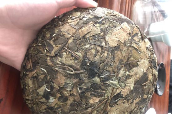 7年壽眉和2年白牡丹哪個好，老白茶壽眉與白牡丹的口感區(qū)別