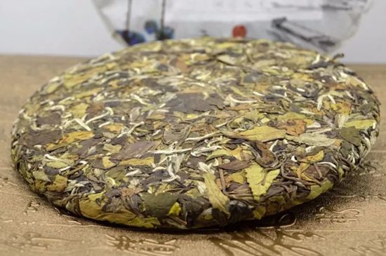 怎么撬老白茶茶餅不容易碎，福鼎白茶如何撬茶方法