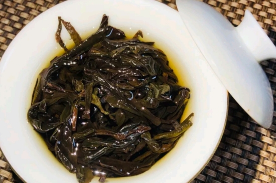 長(zhǎng)期喝巖茶會(huì)上火嗎？巖茶這樣喝了容易上火！