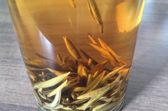 白毫銀針年份久的有什么香，陳年白毫銀針的香氣