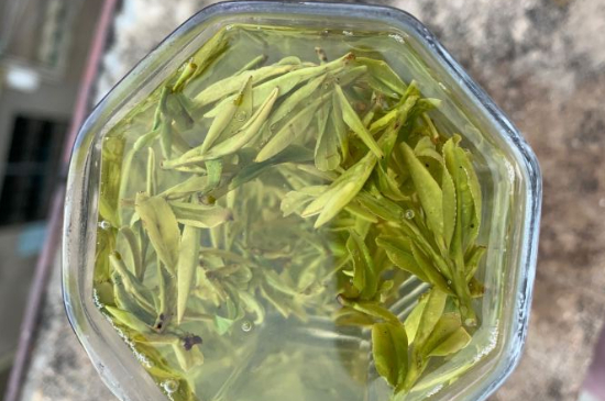 西湖龍井茶頭采和二采區(qū)別，明前龍井一采和二采什么味道？