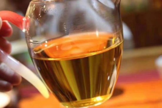 女人晚上喝紅茶好嗎，女人紅茶啥時(shí)候喝最好？