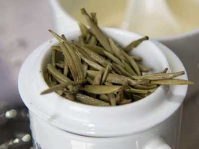 白茶煮好還是泡好喝，老白茶是泡還是煮？