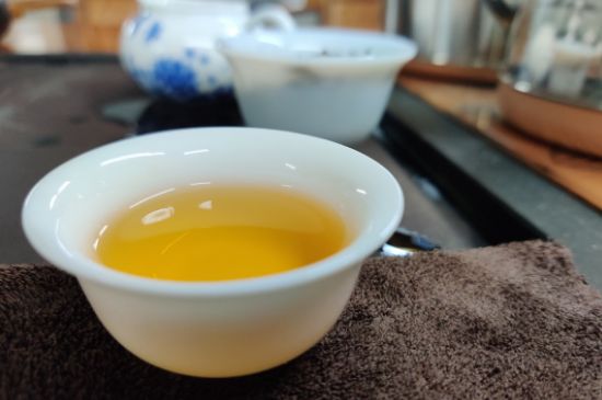 蜜蘭香好還是鴨屎香好，鳳凰單叢茶蜜蘭香和鴨屎香特點(diǎn)有哪些？